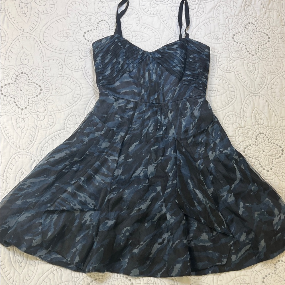BCBGMaxAzria NWOT Silk Print Pleated Mini Dress - Navy Size 2
